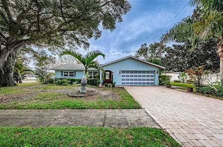 1659 Webb Dr Clearwater, FL 33755