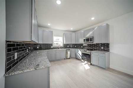 1469 Elmwood Avenue Fort Worth, TX 76104
