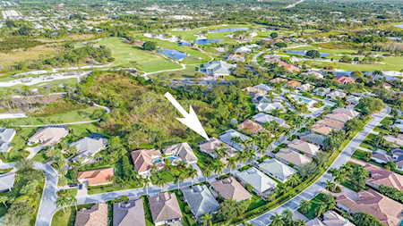 7975 SE Hempstead Circle Hobe Sound, FL 33455