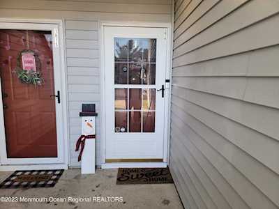 1816 Waters Edge Dr Toms River, NJ 08753