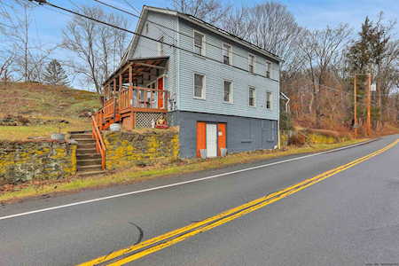 1041 Creek Locks Rosendale, NY 12472