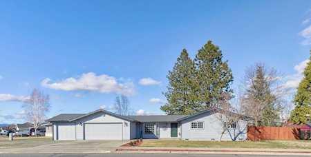 1101 N Rose St Phoenix, OR 97535