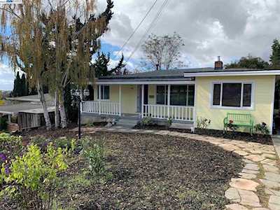 17971 Beardsley St Castro Valley, CA 94546