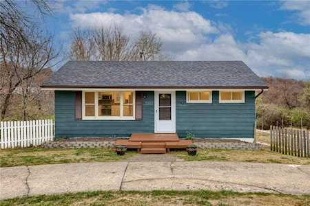 3305 Red Bud Rd Kansas City, MO 64137
