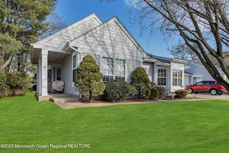 1216A Thornbury Ln Manchester, NJ 08759