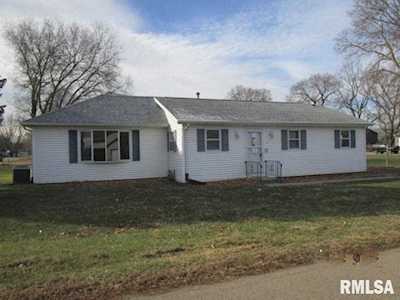 210 W Galena St Spring Bay, IL 61611