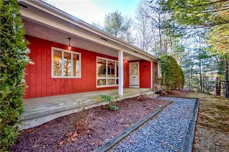 420 Robin Hollow Rd West Greenwich, RI 02817
