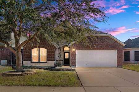8609 Lariat Circle Fort Worth, TX 76244