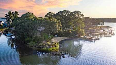 9 Narrows Rd Narragansett, RI 02882