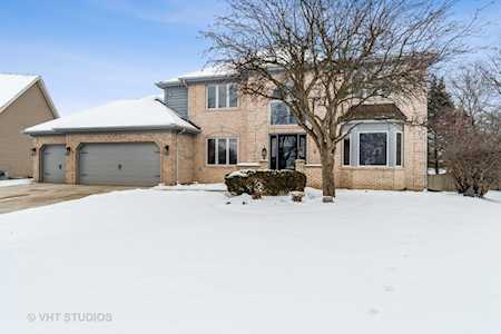 923 Leverenz Rd Naperville, IL 60565