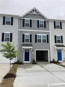 40 Cecelia Way Suffolk, VA 23434