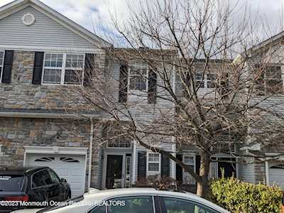 19 Hanna Ln #299 Old Bridge, NJ 08857