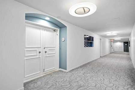 130 Sunrise Avenue #211 Palm Beach, FL 33480