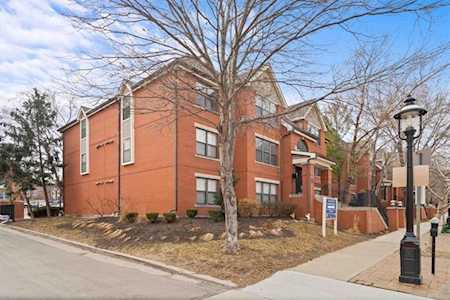 425 W 9th St #202 Kansas City, MO 64105