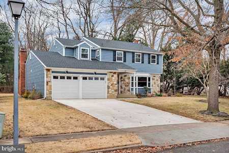 14 Lisa Ln Cherry Hill, NJ 08003