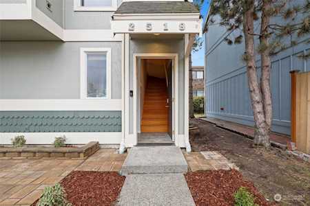 2519 SW Cloverdale St Seattle, WA 98106