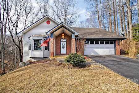 411 Ledgeview Dr Hendersonville, NC 28792