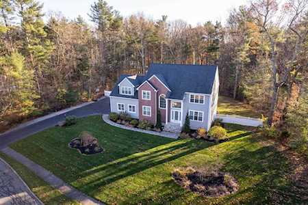 6 Cedar Ridge Ln Mansfield, MA 02048