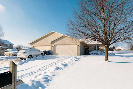 871 Red Hawk Dr Pulaski, Village of Pulaski, WI 54162