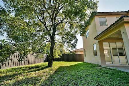 8553 NW 110 Pl Doral, FL 33178-5259