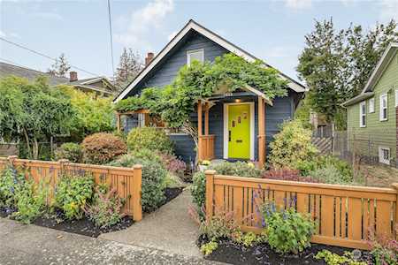 7025 3rd Ave NW Seattle, WA 98117