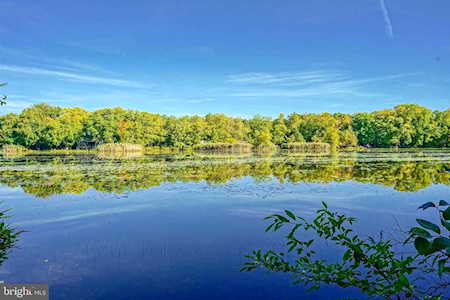2728 Lakeside Dr Williamstown, NJ 08094