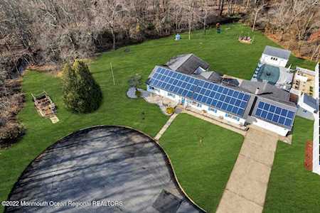 482 Macintosh Ln Middletown, NJ 07748