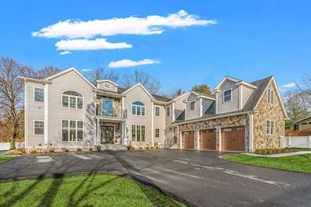 28 Winchester Drive Lexington, MA 02420
