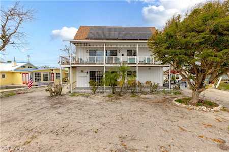 195 Jefferson St Fort Myers Beach, FL 33931