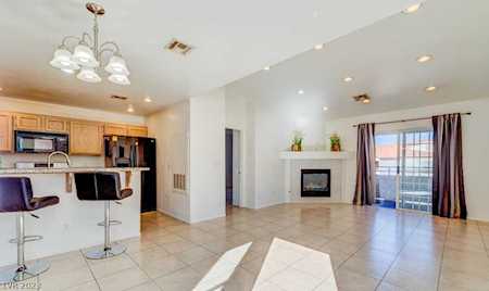 8452 Boseck Dr #232 Las Vegas, NV 89145