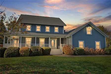 233 Meadow Ln Middletown, RI 02842