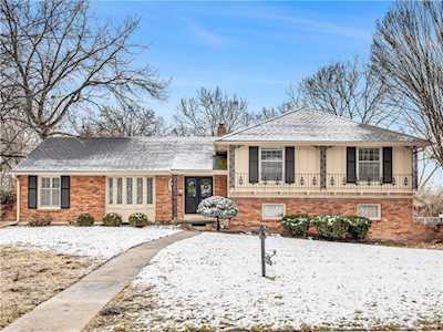 10315 Sagamore Rd Leawood, KS 66206