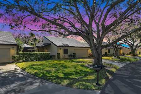 3908 Glen Oaks Manor Dr Sarasota, FL 34232