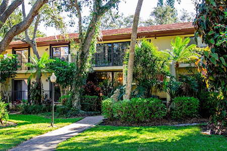 6464 Seagull Dr #327 Bradenton, FL 34210