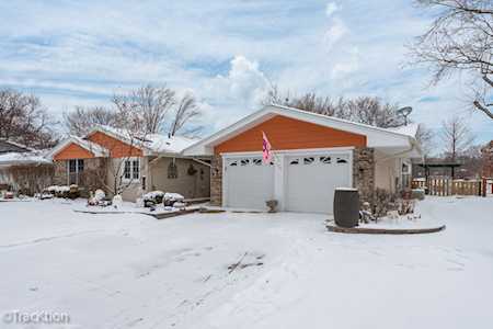 23W134 Sherbrooke Ln Glen Ellyn, IL 60137