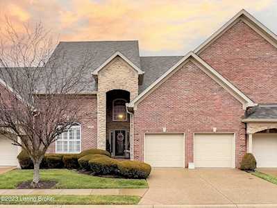 3229 Ridge Brook Cir Louisville, KY 40245