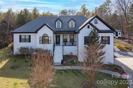 414 Breezewood Dr Charlotte, NC 28262
