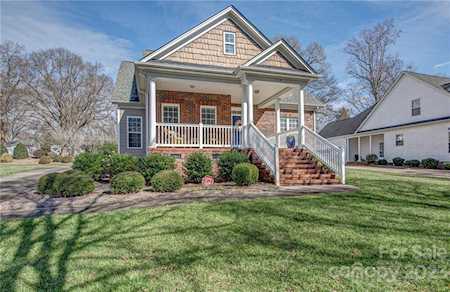 1018 Garibaldi Ridge Ct Belmont, NC 28012