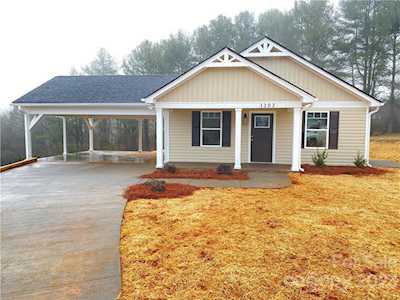 1203 Hillsboro Ct Lenoir, NC 28645