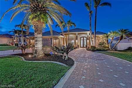 1517 57th Ter Cape Coral, FL 33914