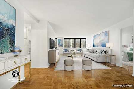 245 E 93rd St #3A New York, NY 10128