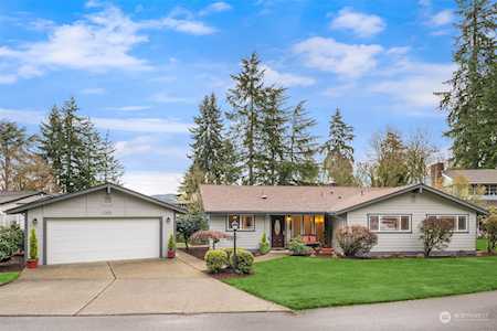 7425 91st Ave SE Mercer Island, WA 98040