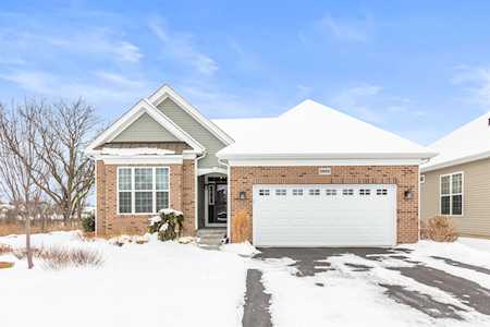 3892 Double Eagle Dr Elgin, IL 60124