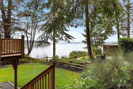 9516 Green Spot Place NE Bainbridge Island, WA 98110