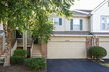 3033 Saganashkee Ln Naperville, IL 60564