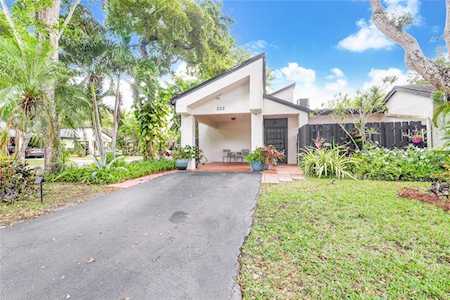 252 Fairway Cir #94 Weston, FL 33326