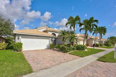 5915 Royal Isles Boulevard Boynton Beach, FL 33437