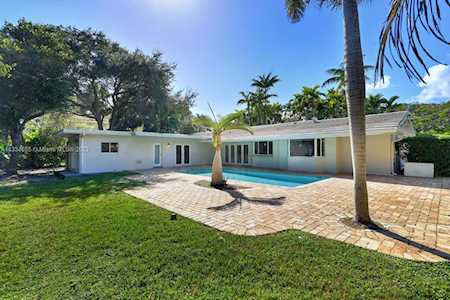 13575 SW 72nd Ct Pinecrest, FL 33156