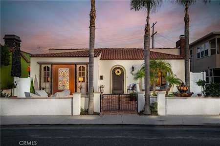 64 Corona Ave Long Beach, CA 90803