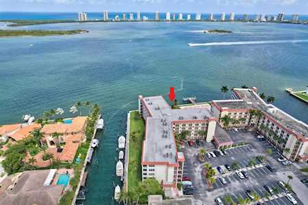 105 Paradise Harbour Boulevard #203 North Palm Beach, FL 33408